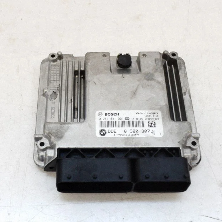 Dzinēja vadības bloks 02810310018580307