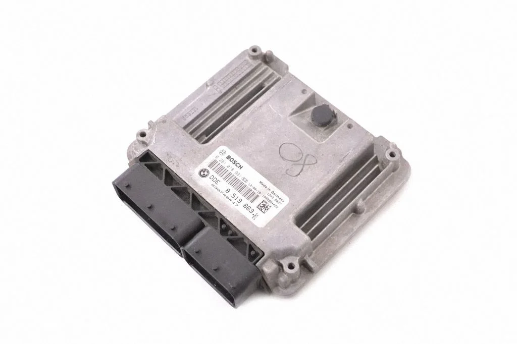 Dzinēja vadības bloks 8519663