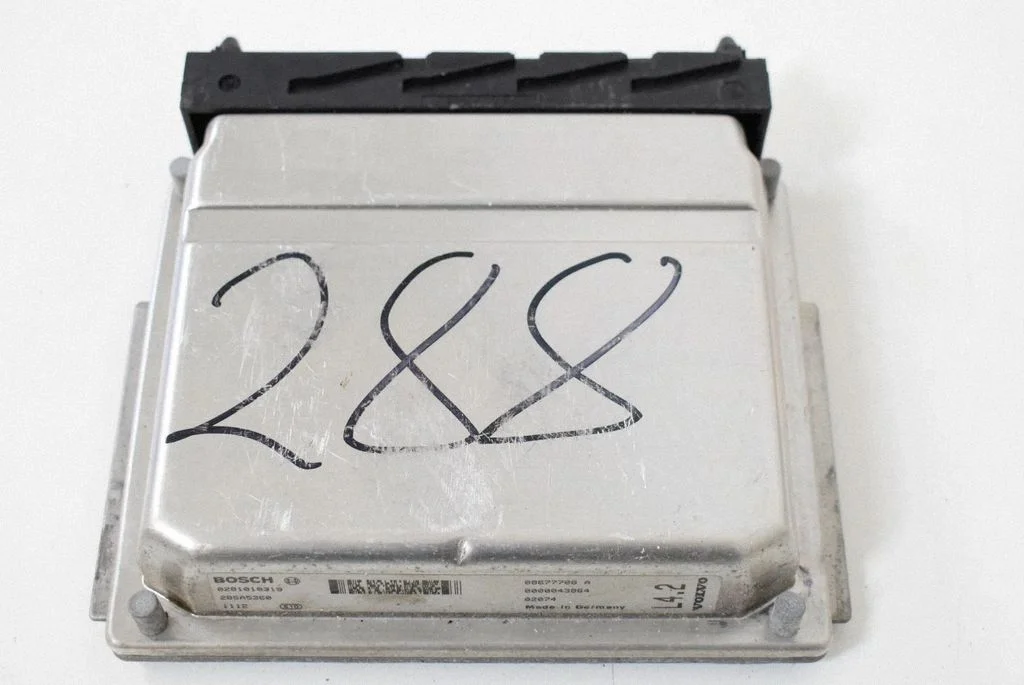 Dzinēja vadības bloks – Volvo S60 (2001-2004)