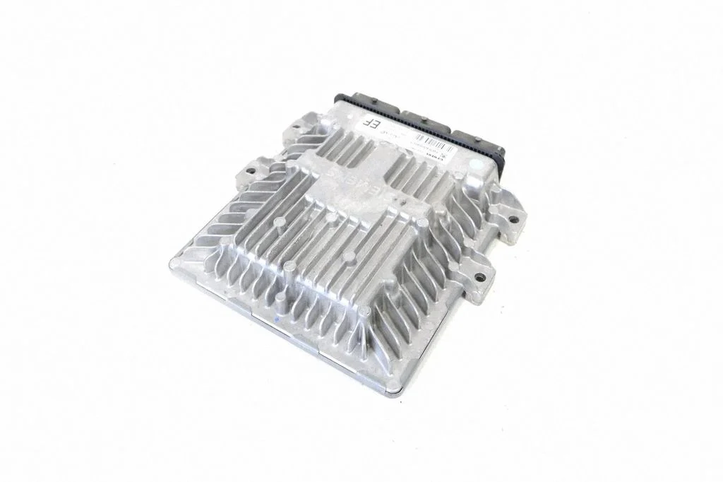 Dzinēja vadības bloks 4R8Q12A650EF