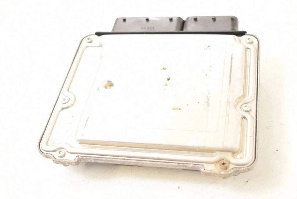Dzinēja vadības bloks 8516739
