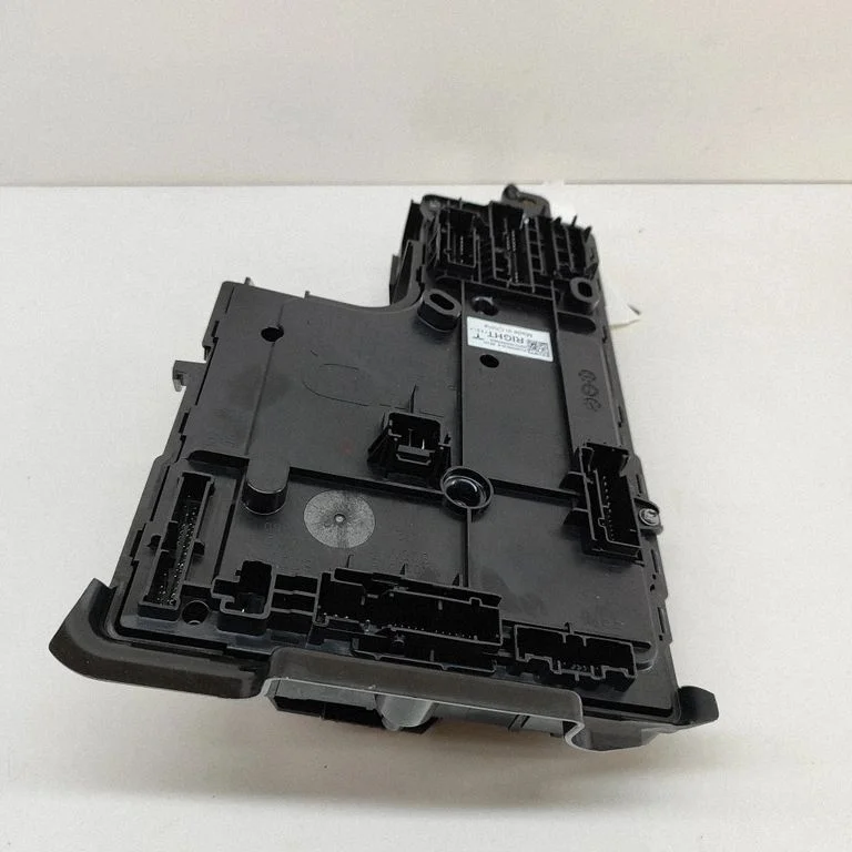 Virsbūves modulis – Tesla Model Y (2020-)