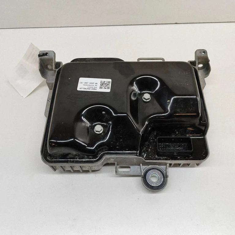 Virsbūves modulis – Tesla Model Y (2020-)