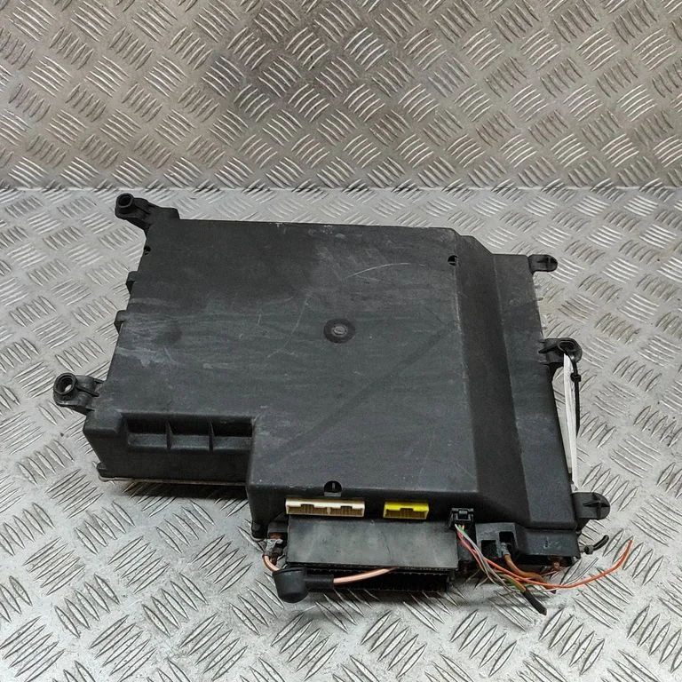 Central body control module – Land Rover Range Rover P38A (1994-2001)