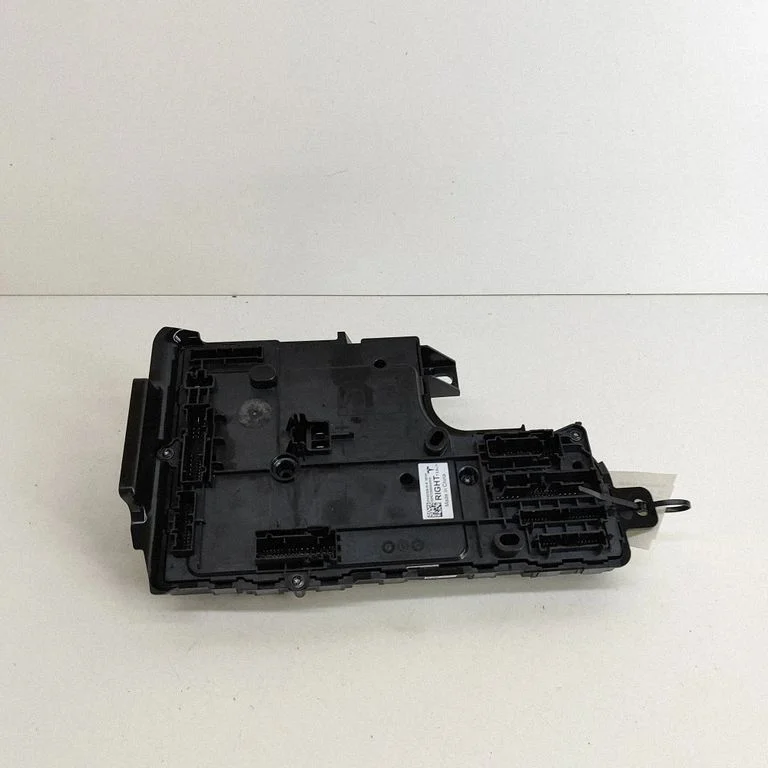 Virsbūves modulis – Tesla Model Y (2020-)