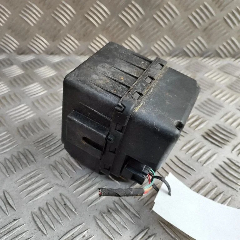 Citi vadības bloki/moduļi 256A86638R