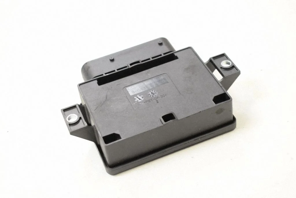 Aizmugurējo bremžu (EMF) vadības bloks 6863800