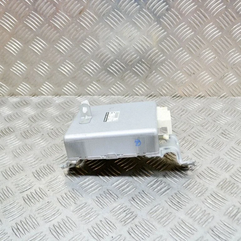 Stūres pastiprinātāja vadības bloks 8965047260
