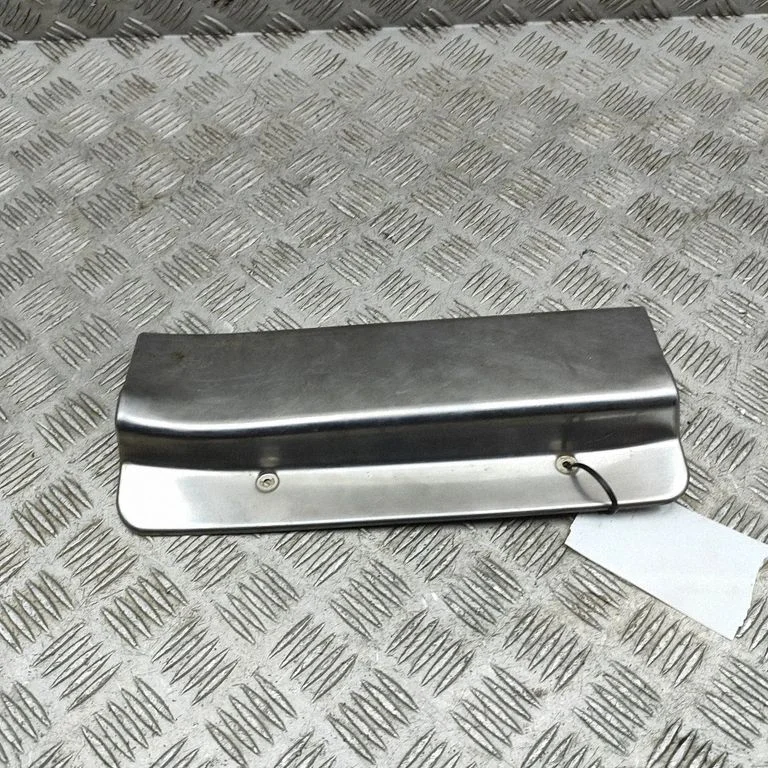 Tagumise lävepaku kate 7656A256XA