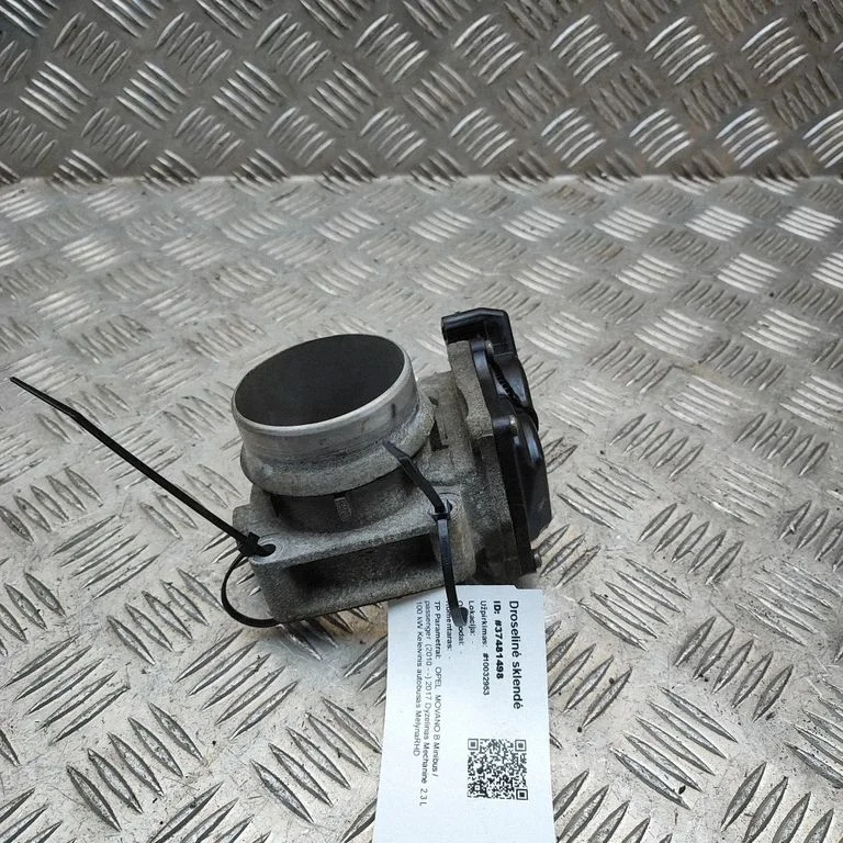 Throttle valve 161A01670R