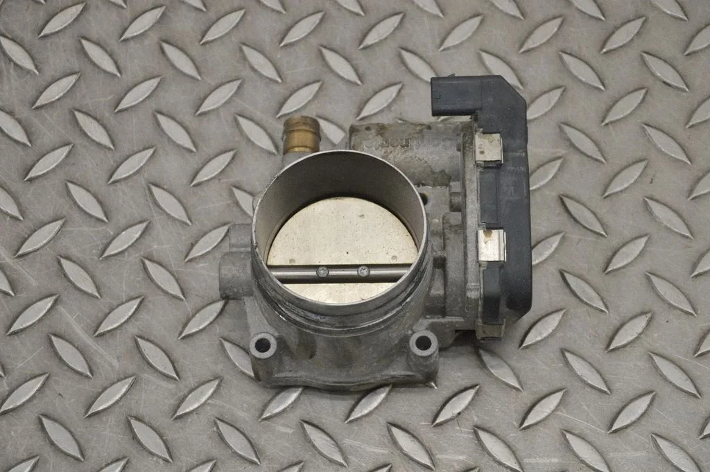 Throttle valve 7597871