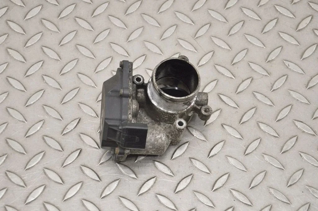 Throttle valve – Volkswagen Polo V 6R (2009-2017)