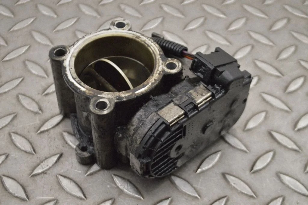 Throttle valve – Mercedes-Benz S-Class W221 (2005-2013)