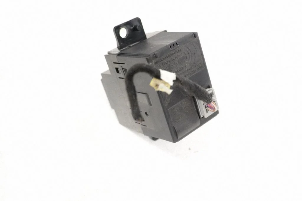 Aizdedzes slēdzene 6W8311572AK