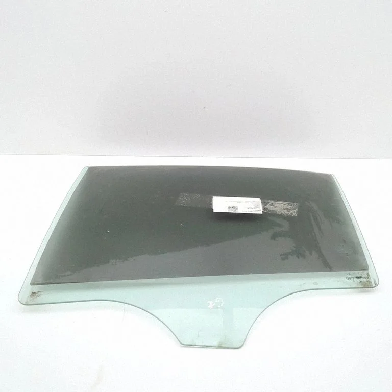 Szyba drzwi tylnych (główna) A2137350110