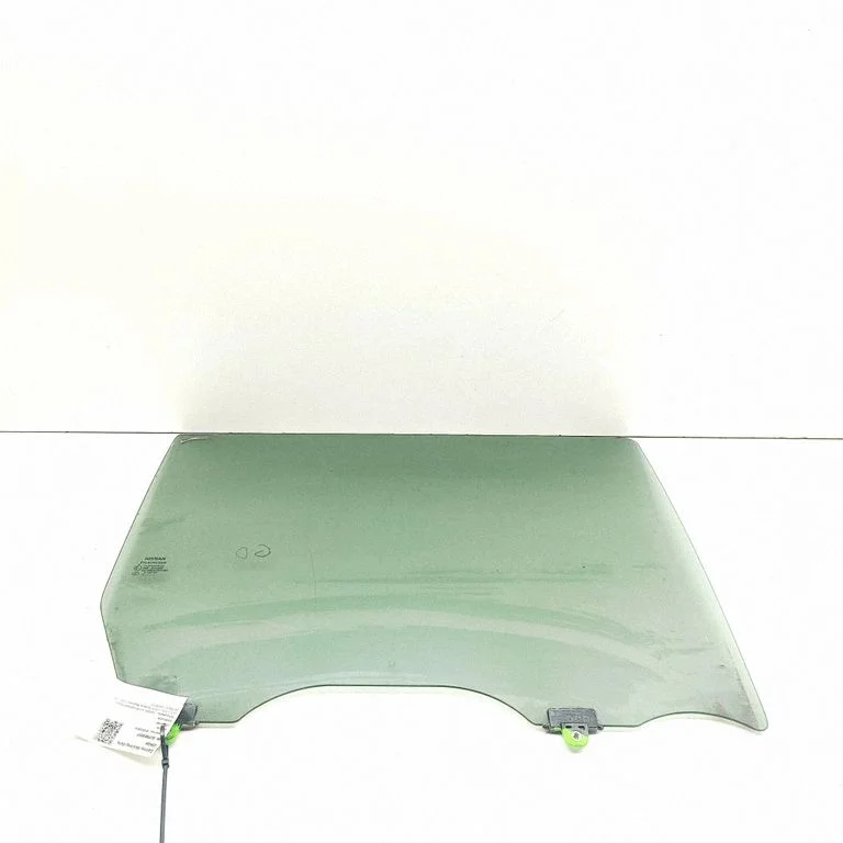 Rear door window glass 823004JK1A
