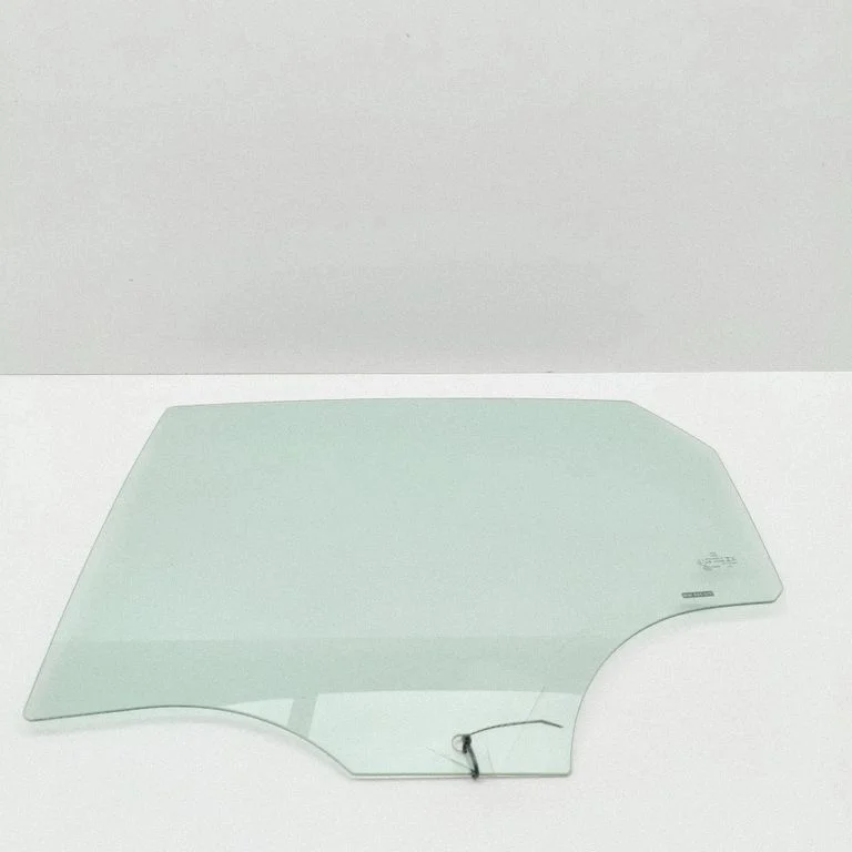 Rear door window glass 89E845025