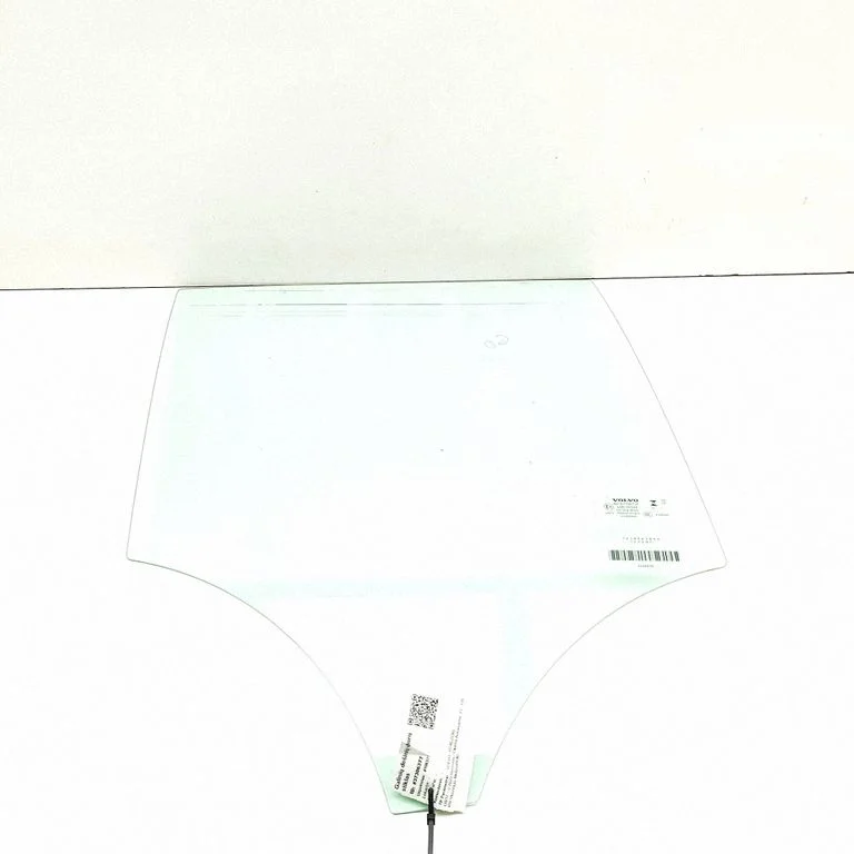 Rear door window glass 32368781