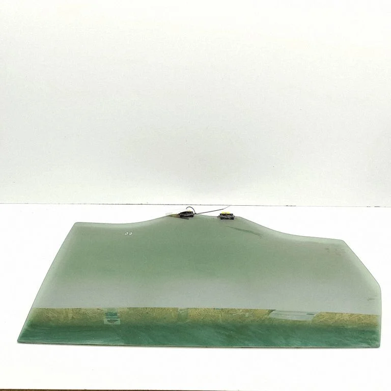 Rear door window glass 1332366100