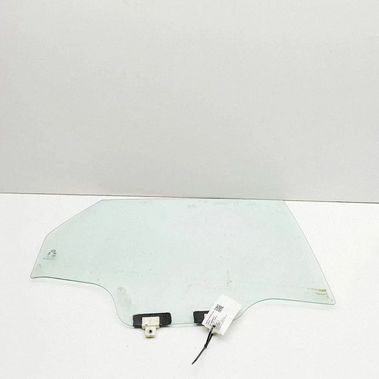 Rear door window glass SC2E6203109