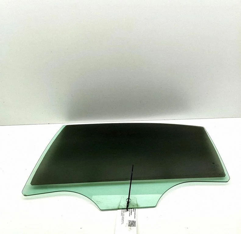 Rear door window glass 3V5845205
