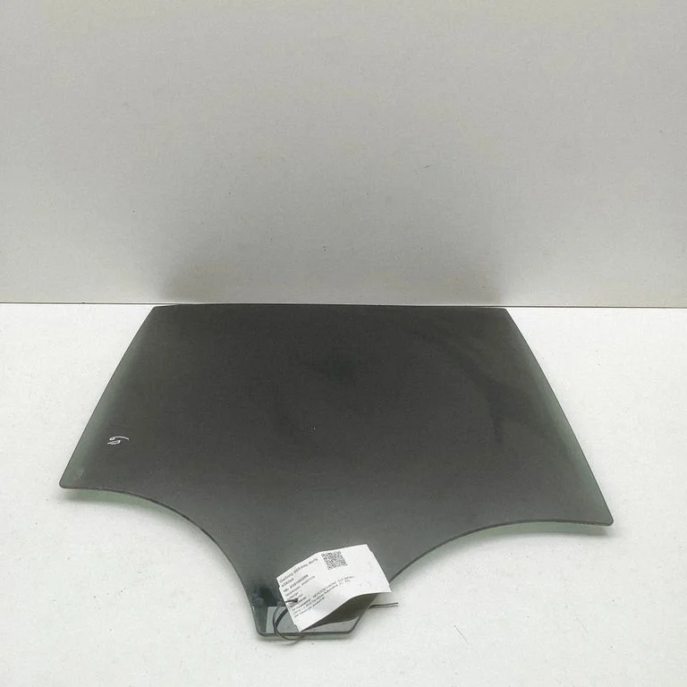 Rear door window glass A1677353400