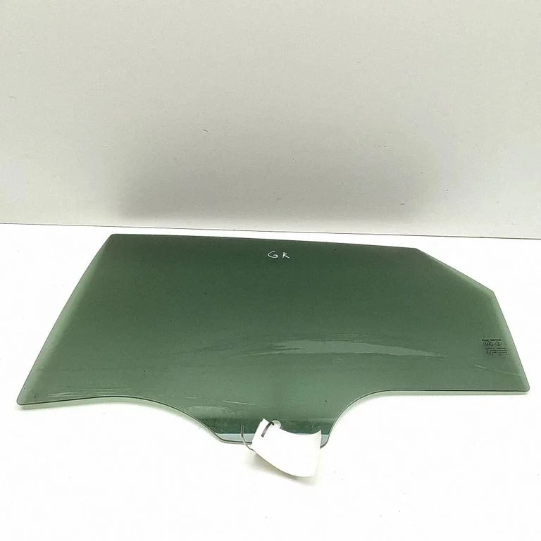 Rear door window glass 10941371
