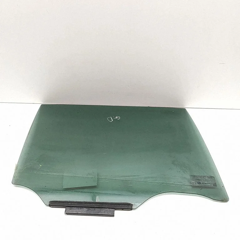 Rear door window glass 62011AL151