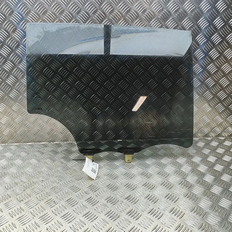 Rear door window glass 83420R2010