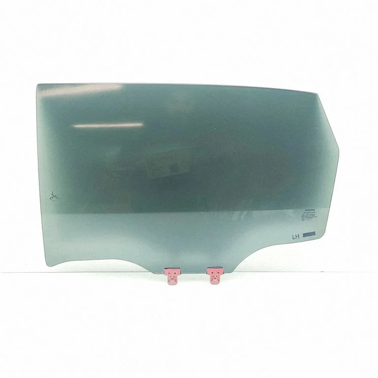 Rear door window glass 823016UA0A