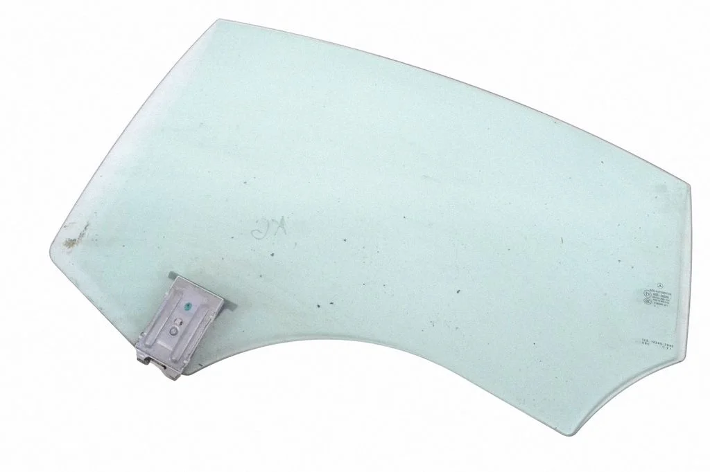 Rear door window glass 43R00050