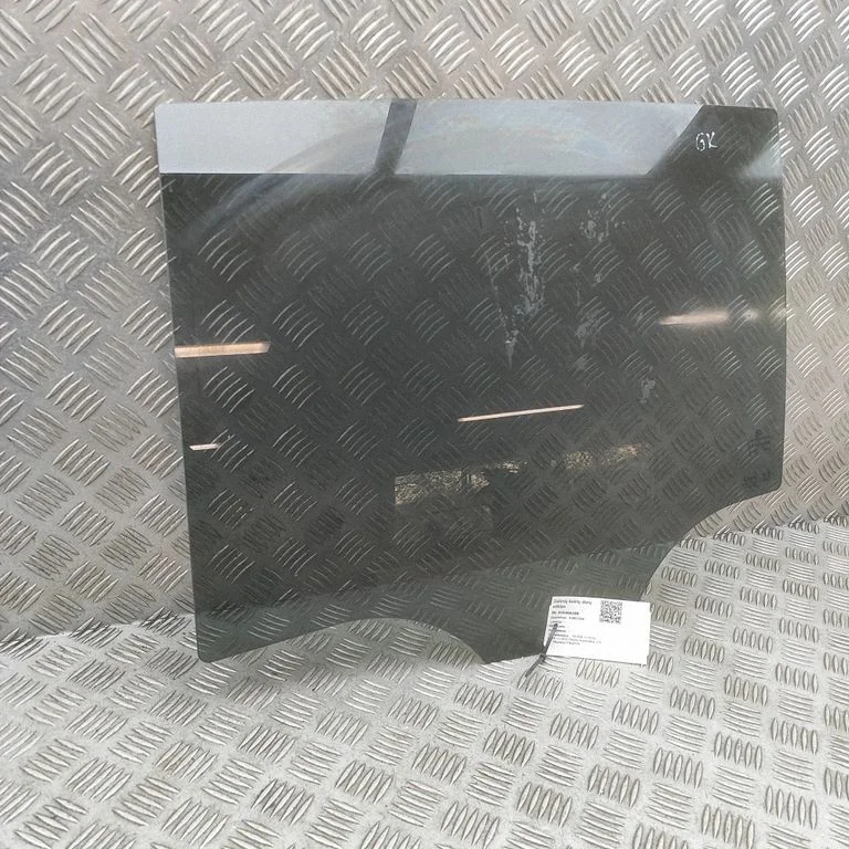 Rear door window glass 5LG845205A