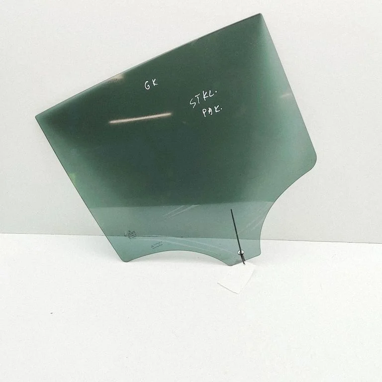 Rear door window glass A2477357500