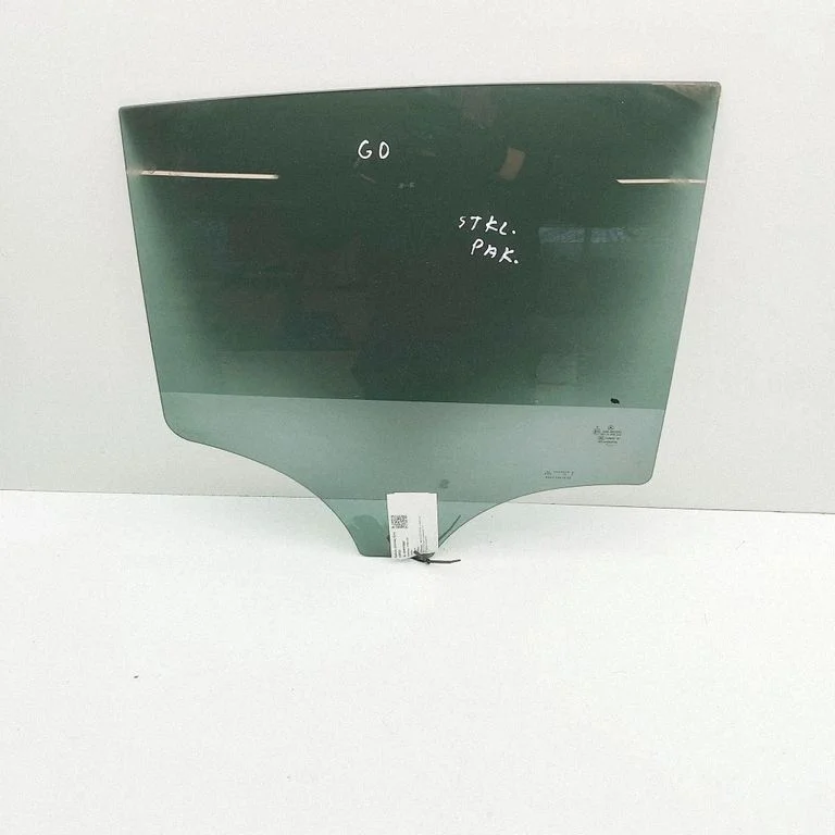Rear door window glass A2477357600
