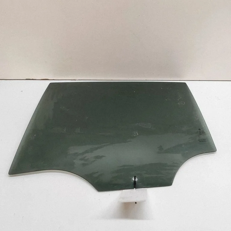 Rear door window glass 2GM845025A