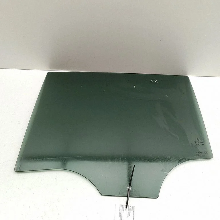 Tagaukse põhiklaas 5LG845205A