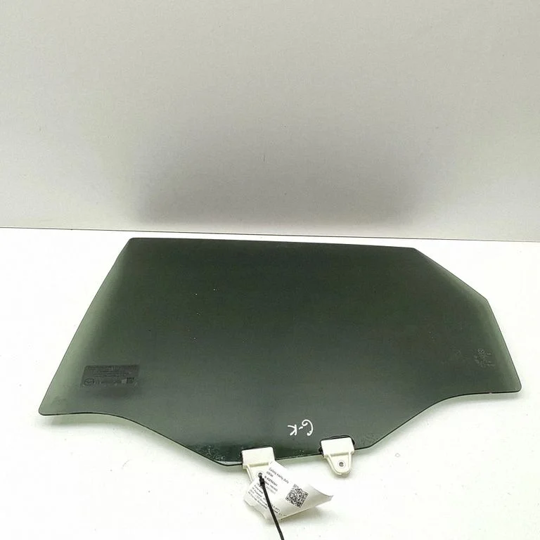 Rear door window glass KB8C735109D