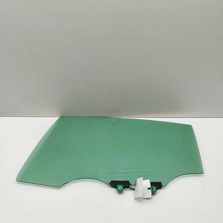 Rear door window glass 6810447170
