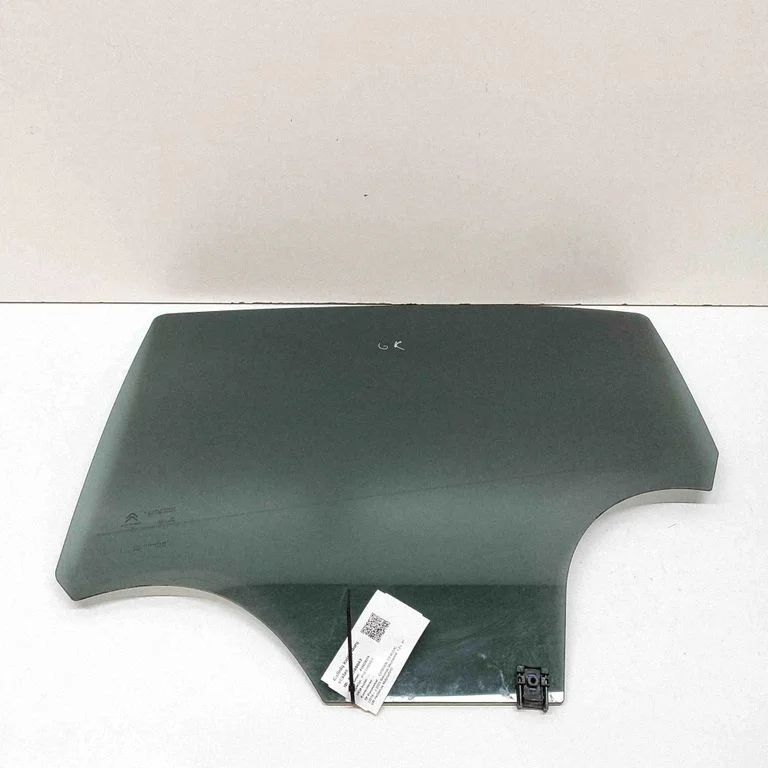Rear door window glass 9813023080