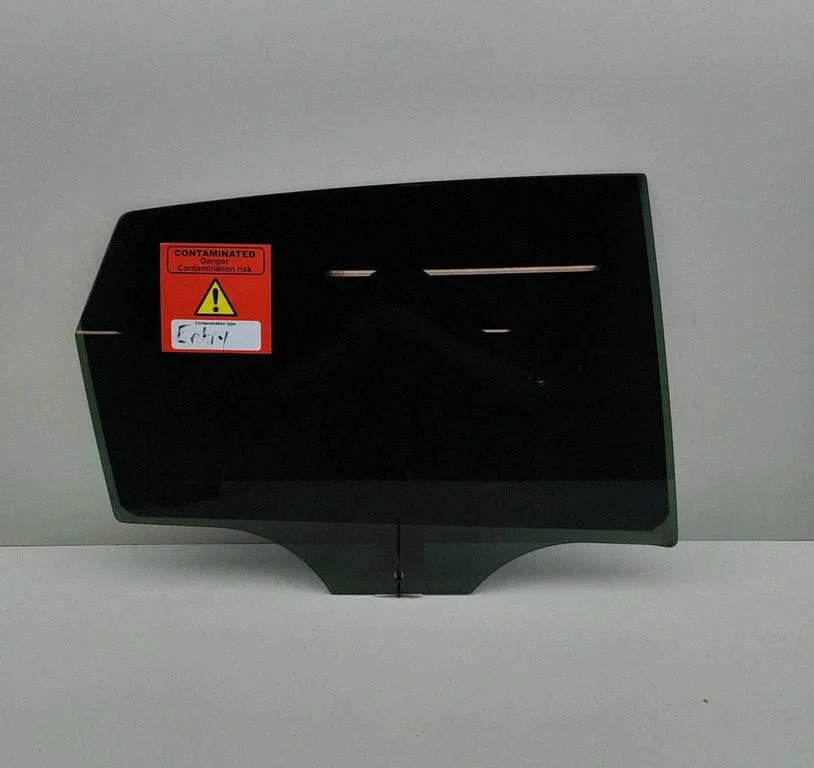 Galvenais aizmugurējo durvju stikls 2G4845206B