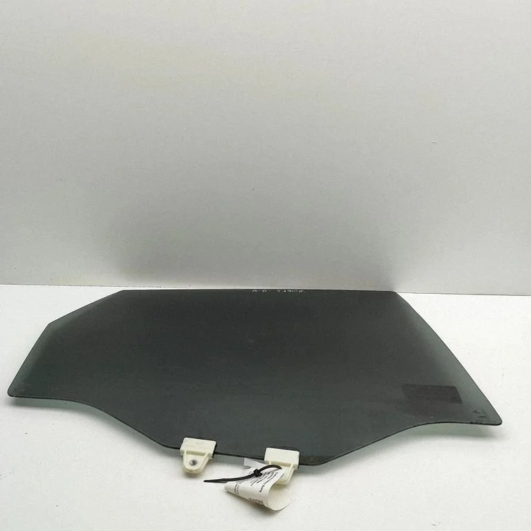 Rear door window glass KB8C735109D