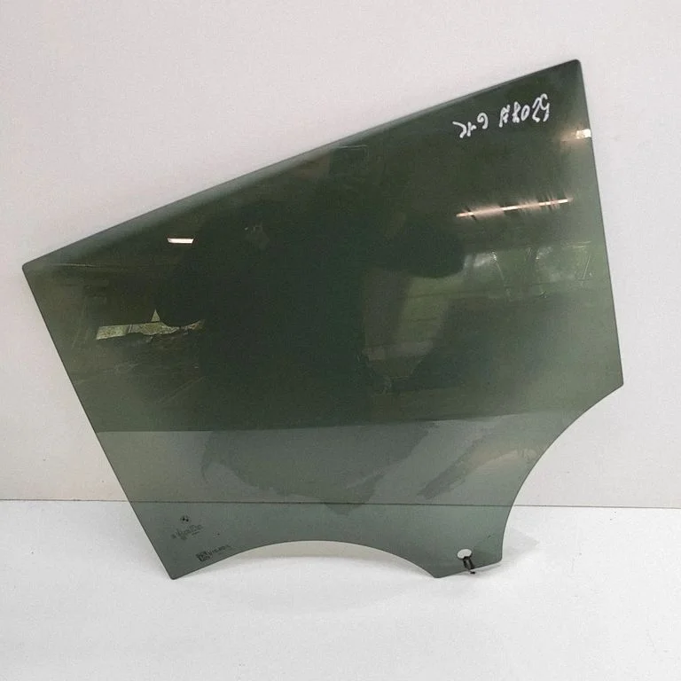 Rear door window glass 5A30381