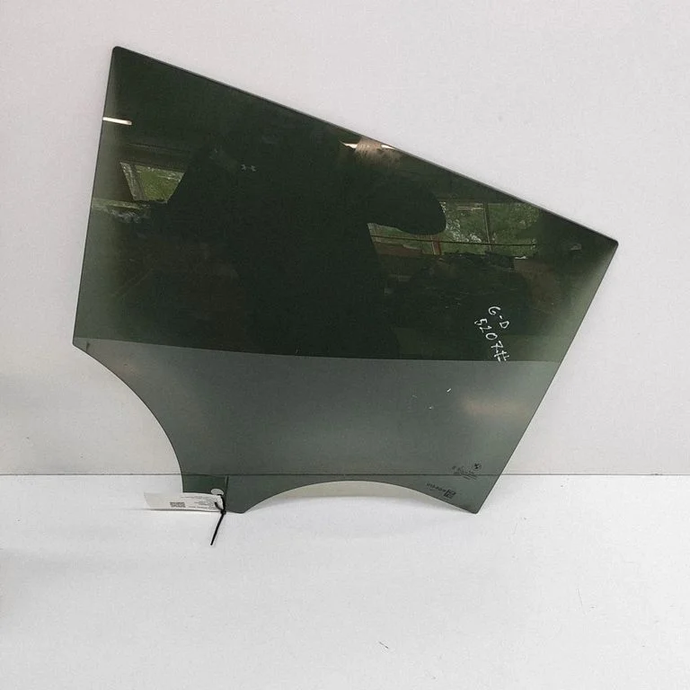 Rear door window glass 5A30382