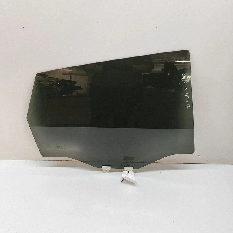 Rear door window glass KB8C72510