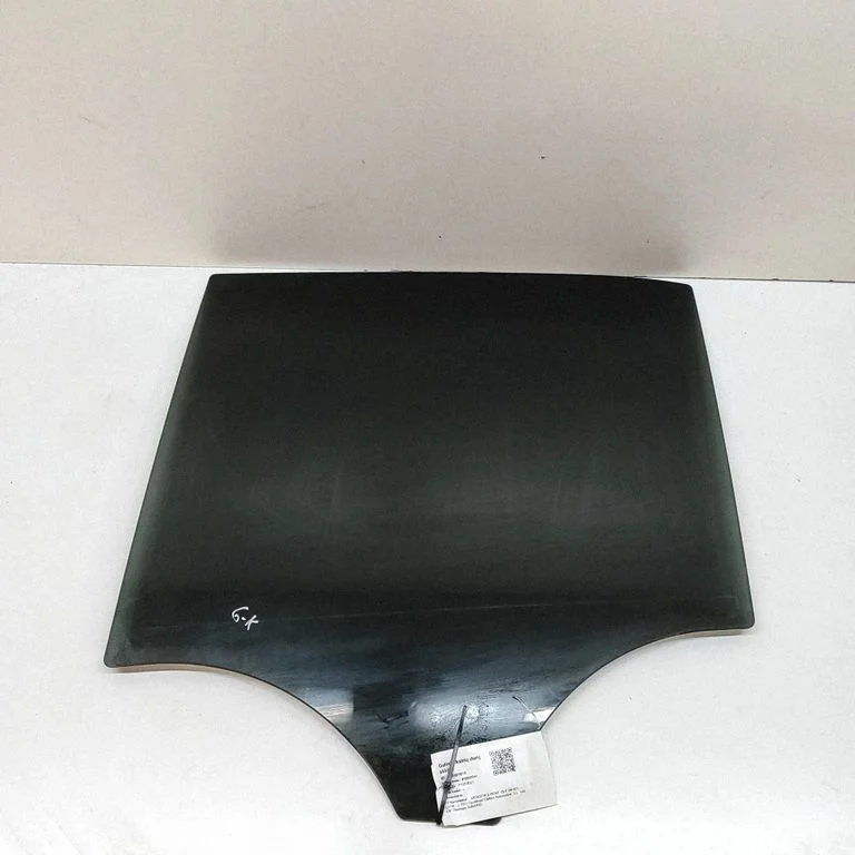 Rear door window glass A1677353300