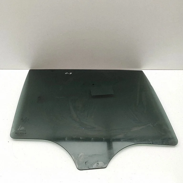 Rear door window glass A2137359600