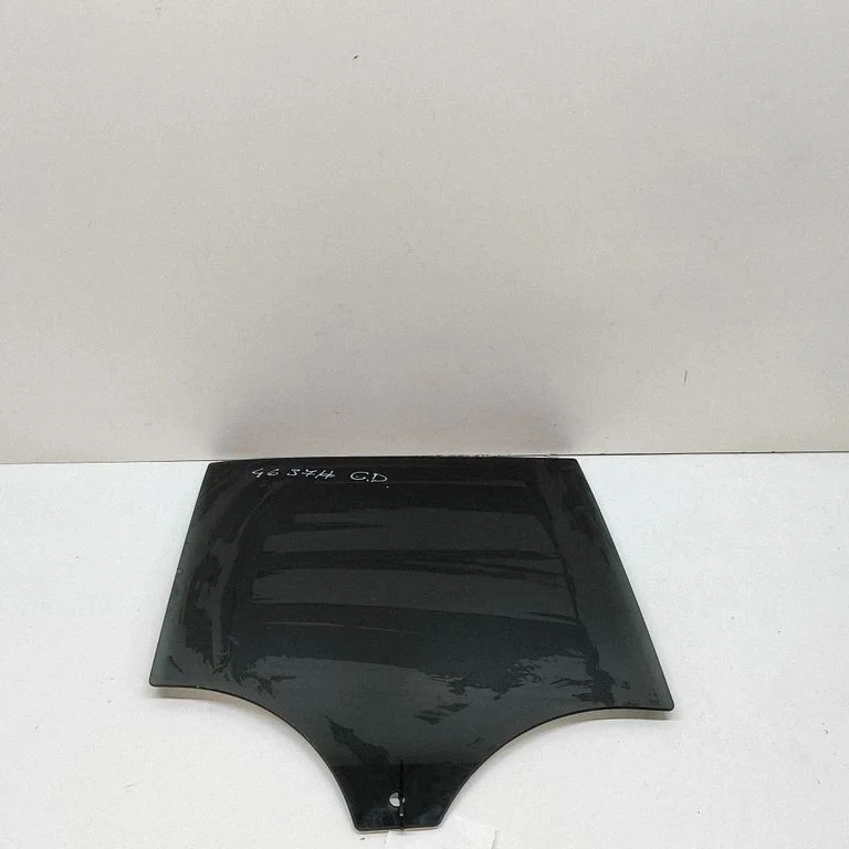 Rear door window glass A1677353300