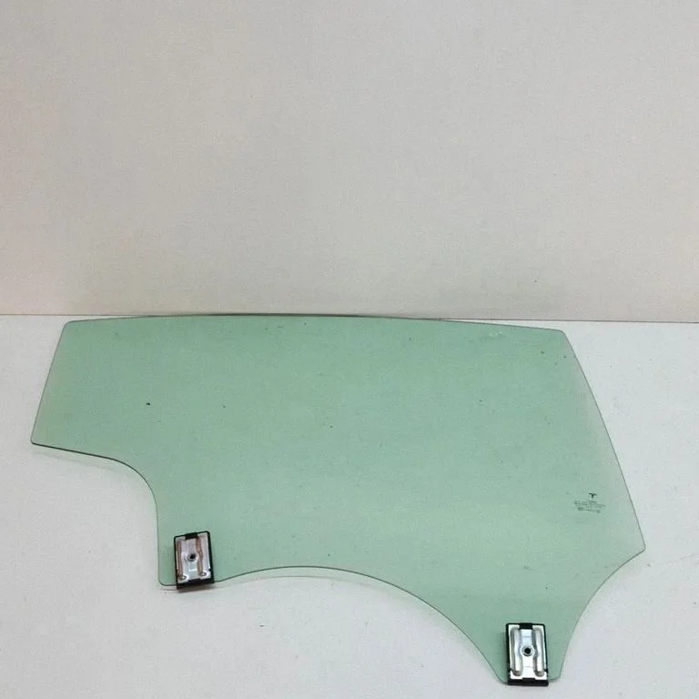 Rear door window glass 43R011570
