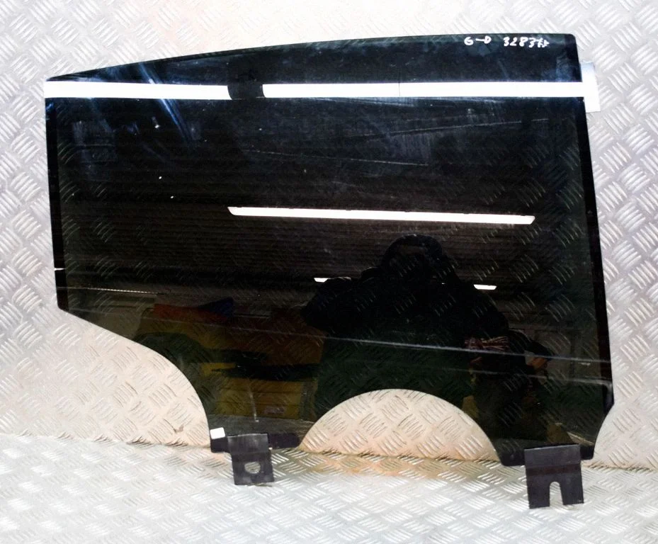 Rear door window glass – right