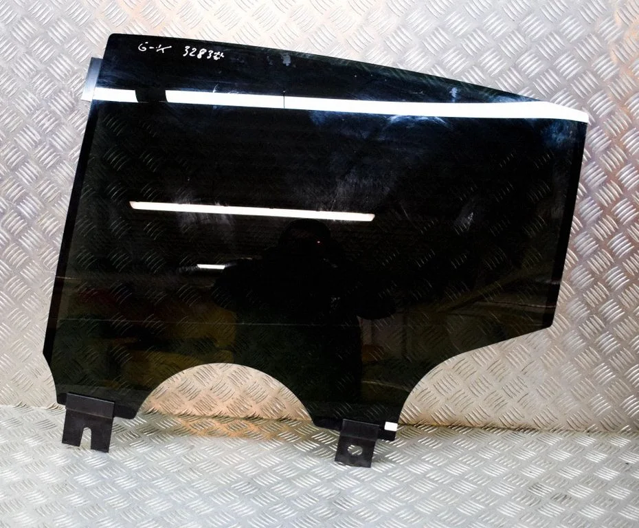 Rear door window glass – Tesla Model Y (2020-)